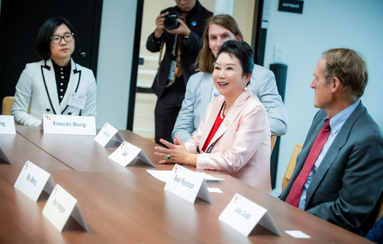 千亿国际集团董事局李俐加入贸促会活动